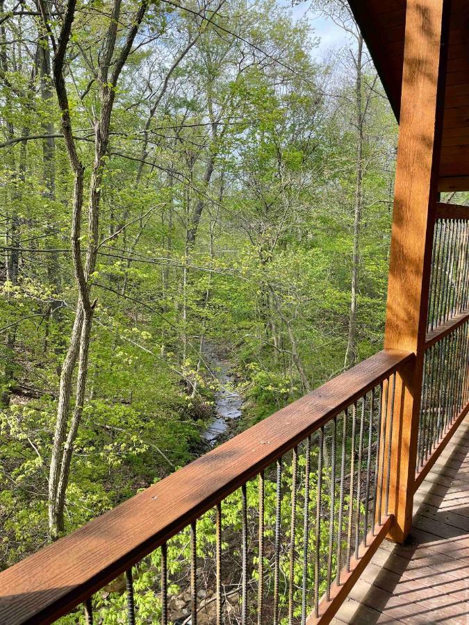 Cricket Hill Treehouse B By Amish Country Lodging Міллерсбург Екстер'єр фото